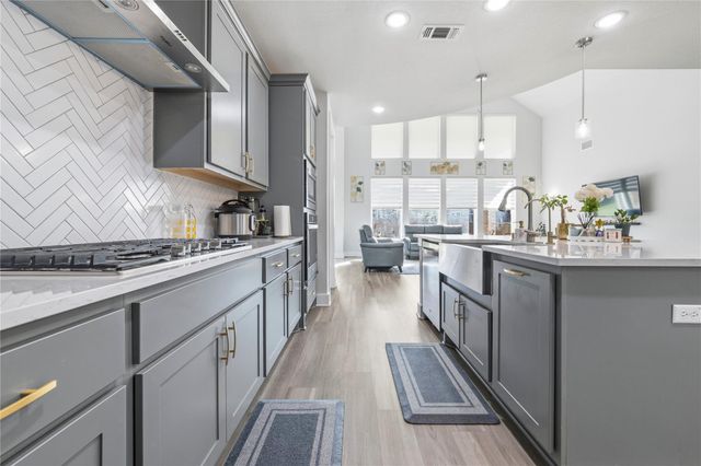 105 AUTUMN OAK WAY E, Georgetown, TX 78628