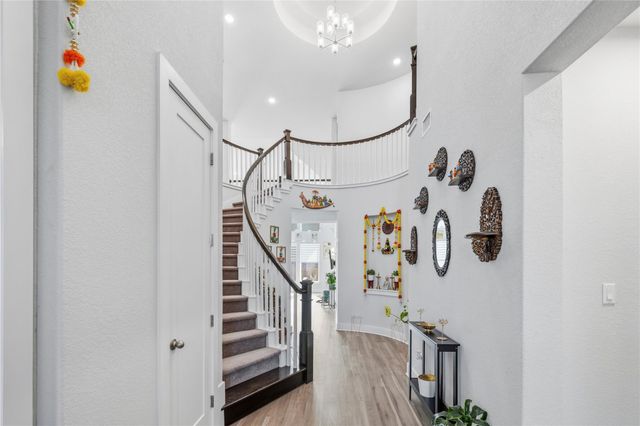 105 AUTUMN OAK WAY E, Georgetown, TX 78628
