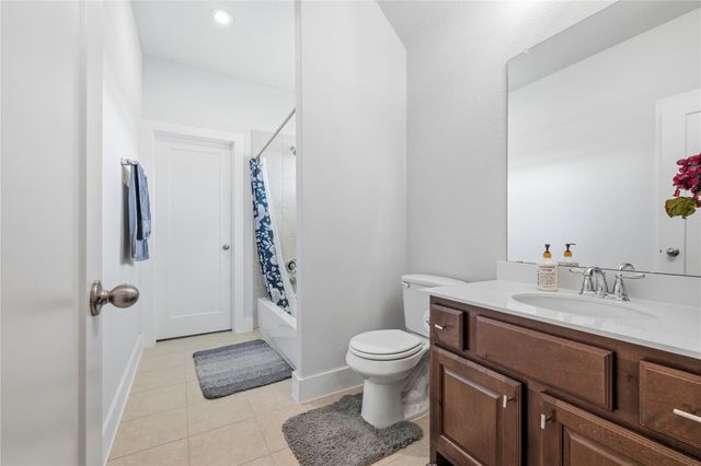 105 AUTUMN OAK WAY E, Georgetown, TX 78628