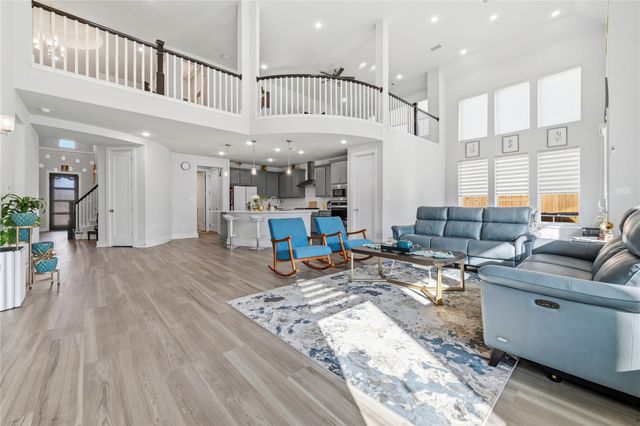 105 AUTUMN OAK WAY E, Georgetown, TX 78628