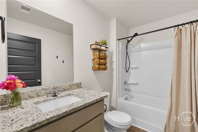 394 Coconut Drive, Bloomingdale, GA 31302