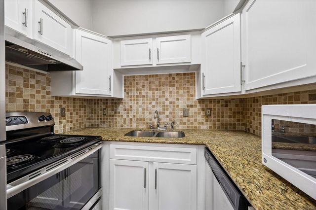 2100 Tanglewilde Street 702, Houston, TX 77063