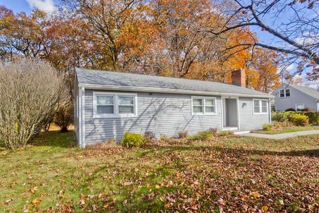 267 Rowley St, Agawam, MA 01001