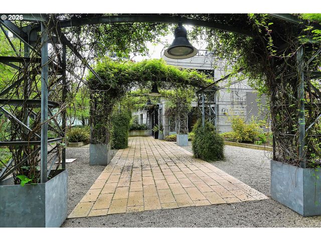 1030 Nw 12TH Ave 330, Portland, OR 97209