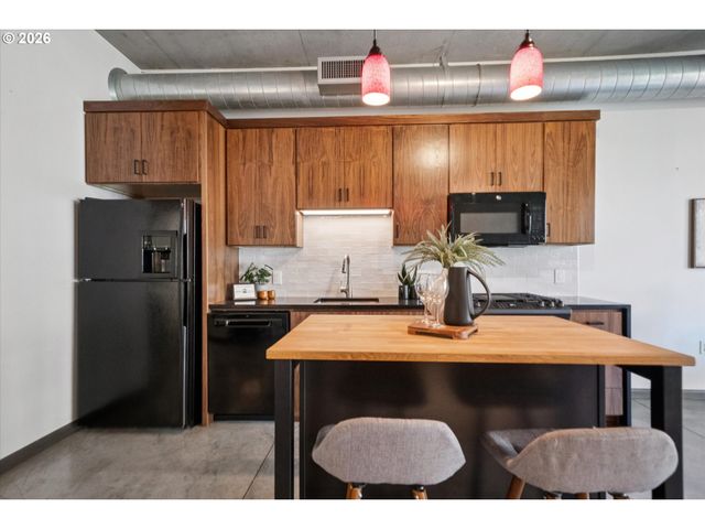 1030 Nw 12TH Ave 330, Portland, OR 97209