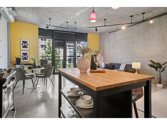 1030 Nw 12TH Ave 330, Portland, OR 97209