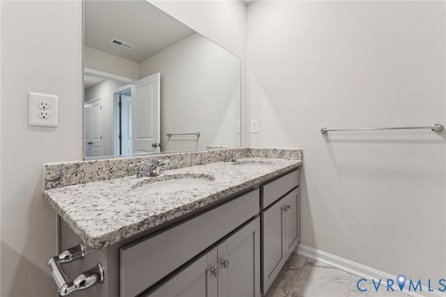 3800 Crow's Nest Ct, Hopewell, VA 23860