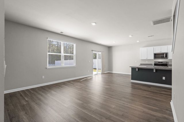 124 Cassina Dr., Longs, SC 29568