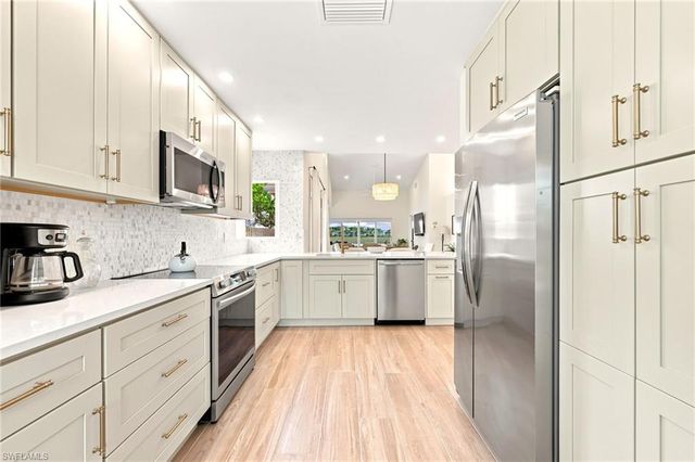 2604 Sailors WAY 120, Naples, FL 34109
