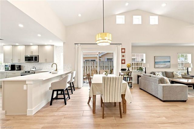 2604 Sailors WAY 120, Naples, FL 34109