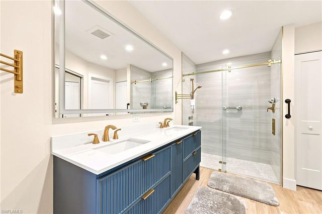 2604 Sailors WAY 120, Naples, FL 34109