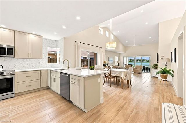 2604 Sailors WAY 120, Naples, FL 34109