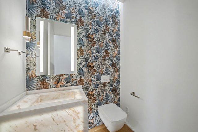 9457 Waterview Road, Dallas, TX 75218