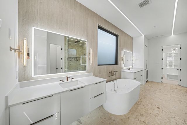 9457 Waterview Road, Dallas, TX 75218