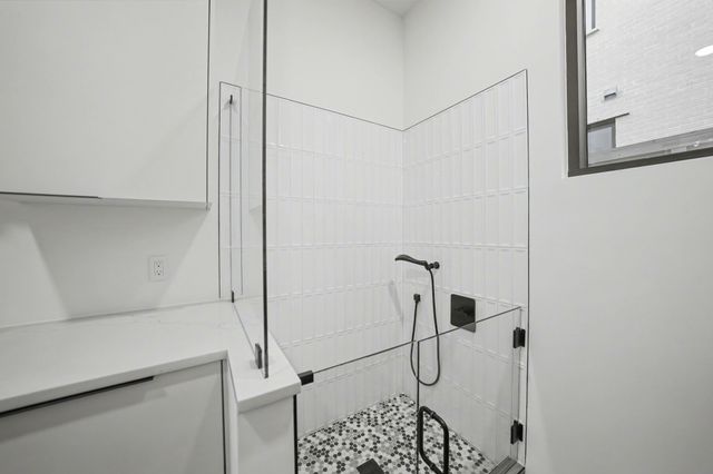 9457 Waterview Road, Dallas, TX 75218