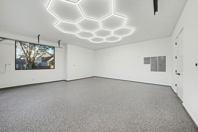 9457 Waterview Road, Dallas, TX 75218