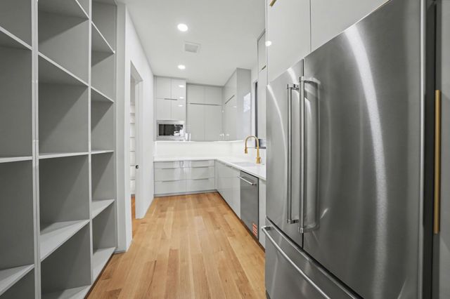 9457 Waterview Road, Dallas, TX 75218