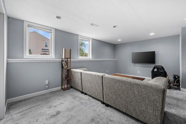 307 Reeds DRIVE, West Bend, WI 53095
