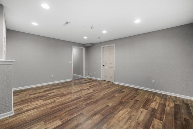 307 Reeds DRIVE, West Bend, WI 53095