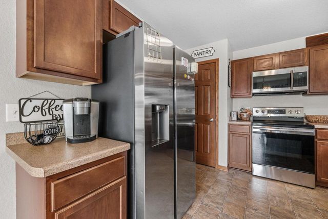 307 Reeds DRIVE, West Bend, WI 53095