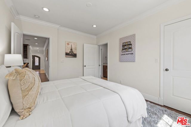 1114 S La Peer Drive, Los Angeles, CA 90035