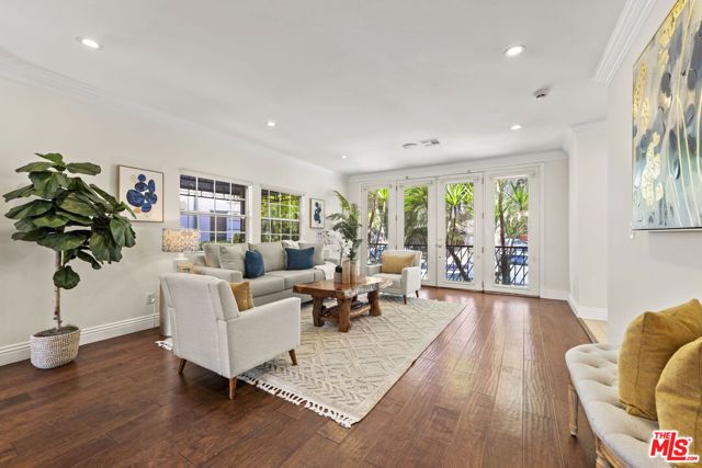 1114 S La Peer Drive, Los Angeles, CA 90035