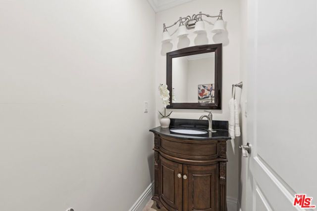 1114 S La Peer Drive, Los Angeles, CA 90035