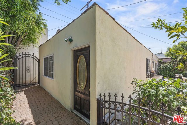 1114 S La Peer Drive, Los Angeles, CA 90035