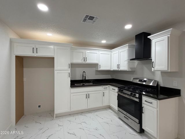 3749 W OSBORN Road, Phoenix, AZ 85019