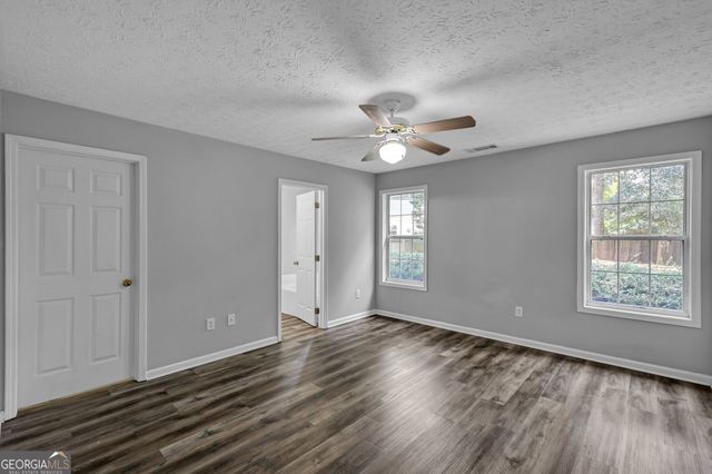 4345 Lexington Ridge Drive, Loganville, GA 30052