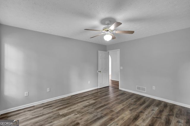 4345 Lexington Ridge Drive, Loganville, GA 30052