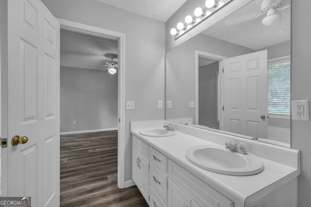 4345 Lexington Ridge Drive, Loganville, GA 30052