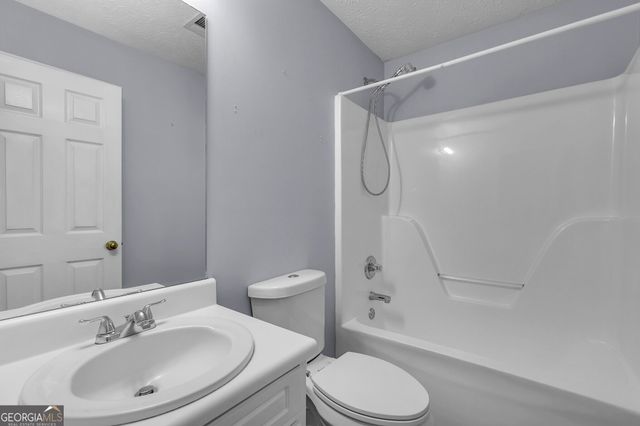 4345 Lexington Ridge Drive, Loganville, GA 30052