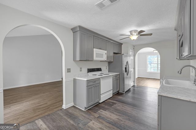 4345 Lexington Ridge Drive, Loganville, GA 30052