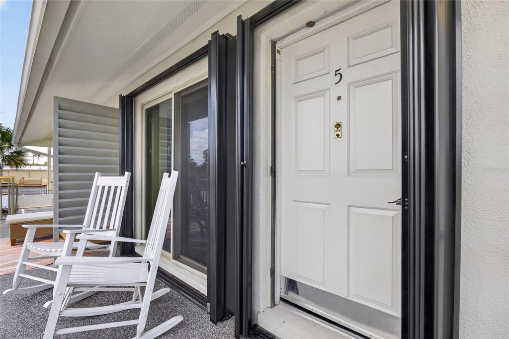 Image 3 of property listing at 1935 CONWAY ROAD L5, Orlando, FL 32812