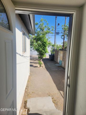 1312 WYOMING Avenue, El Paso, TX 79902
