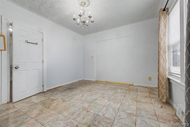6539 Greenview Avenue, Detroit, MI 48228