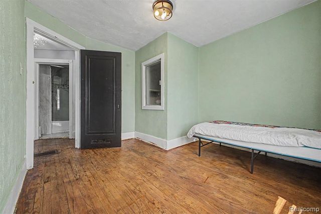 6539 Greenview Avenue, Detroit, MI 48228