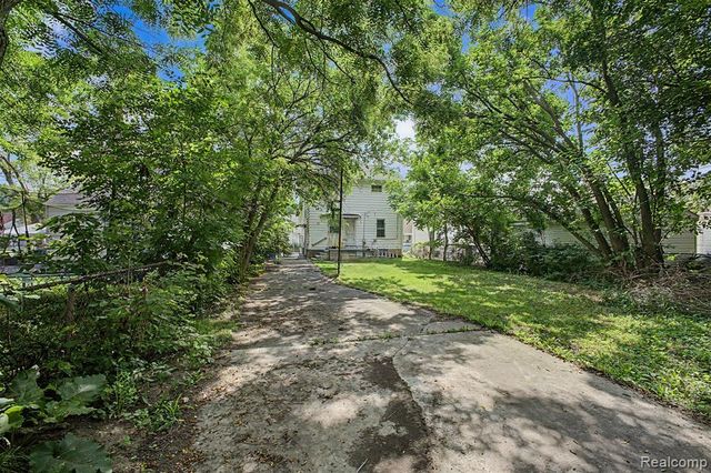 6539 Greenview Avenue, Detroit, MI 48228