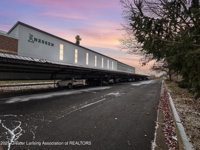 322 Pere Marquette Drive 15, Lansing, MI 48912