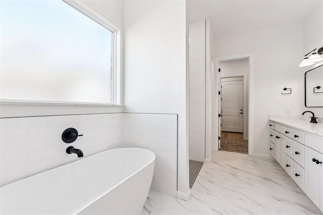 6001 Frankie Lynn Lane, Edmond, OK 73034