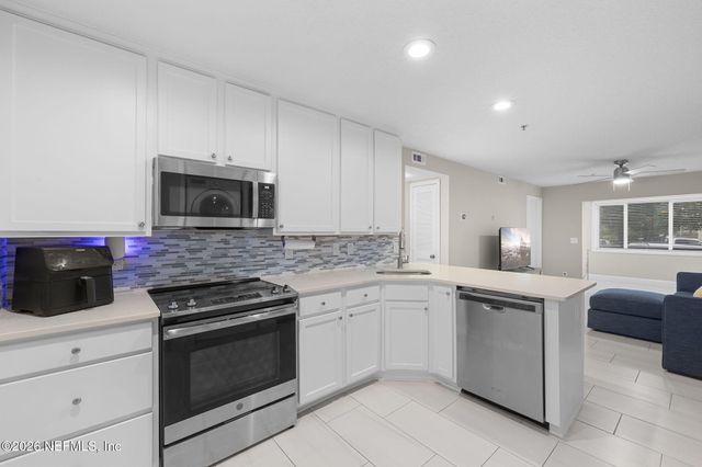 210 11TH Avenue N 104, Jacksonville Beach, FL 32250