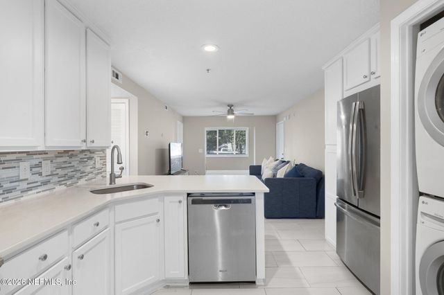 210 11TH Avenue N 104, Jacksonville Beach, FL 32250