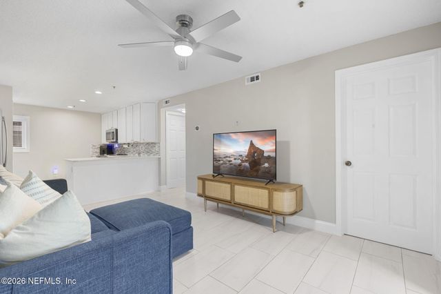 210 11TH Avenue N 104, Jacksonville Beach, FL 32250