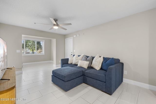 210 11TH Avenue N 104, Jacksonville Beach, FL 32250