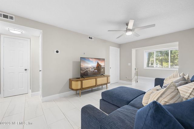 210 11TH Avenue N 104, Jacksonville Beach, FL 32250