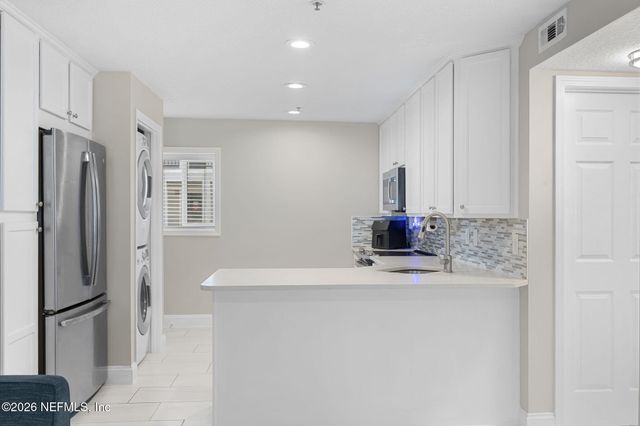 210 11TH Avenue N 104, Jacksonville Beach, FL 32250