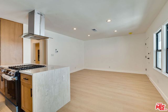 926 N Spaulding Avenue 8, West Hollywood, CA 90046