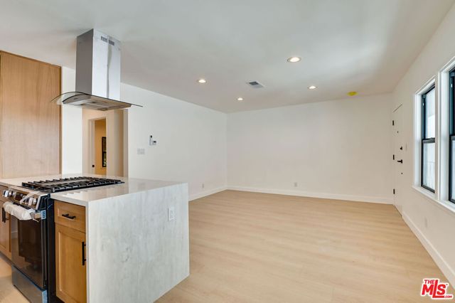 926 N Spaulding Avenue 8, West Hollywood, CA 90046