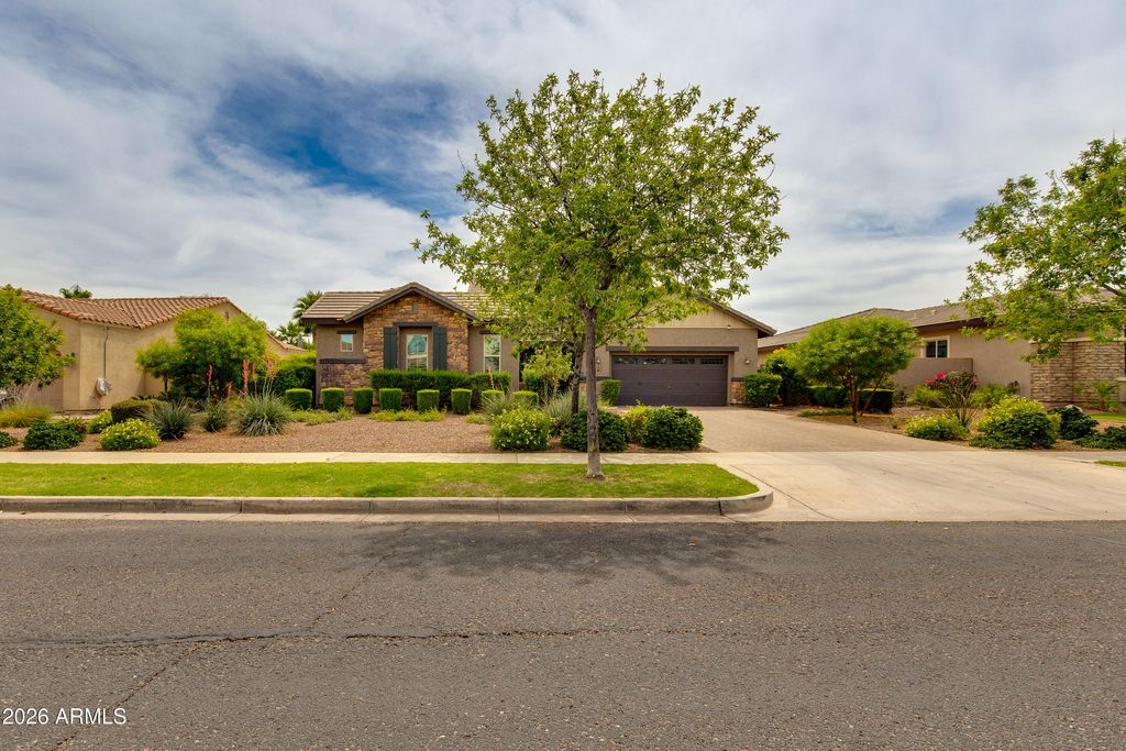 20501 W HAMILTON Street, Buckeye, AZ 85396 — photo 2